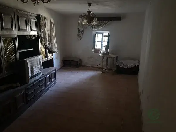 Casa Grande con Patio en Cuenca Necesita Reforma