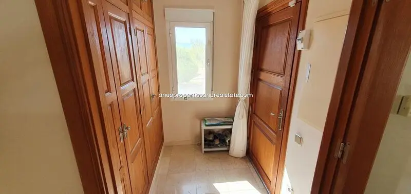 Villa en Venta Sax Alicante Lujosa con Piscina Jardin y 4 Dormitorios