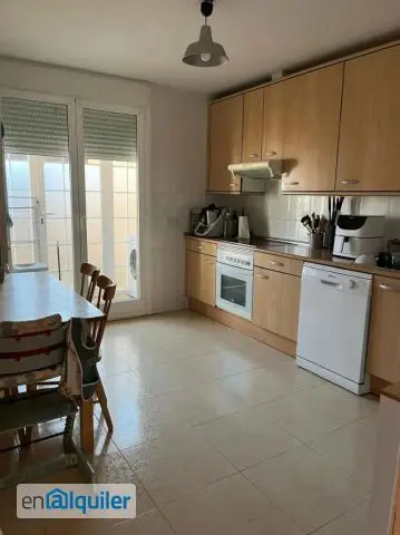Chalet Pareado en Toledo con 3 Dormitorios y 2 Garajes Cerca de Hospitales