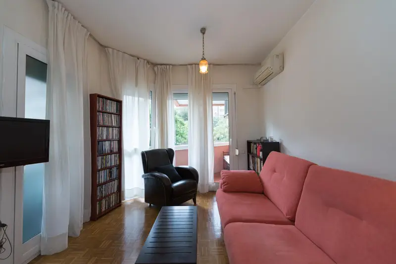Apartamento en Alquiler Les Corts Reformado Amueblado Cerca Camp Nou