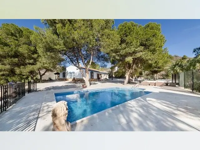 Finca con dos casas en Aguilas 10 hectareas