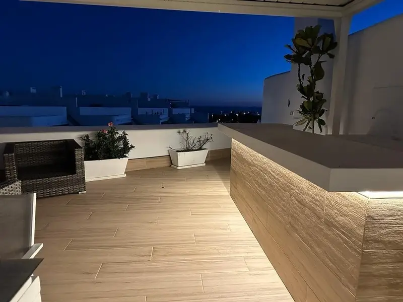 Ático de Lujo en Motril con Terraza Privada y Piscina