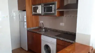 Casa adosada en alquiler en Fernán Pérez