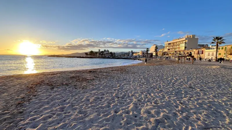 Apartamento en Portixol con Vistas al Mar - 3 Dormitorios y 2 Baños