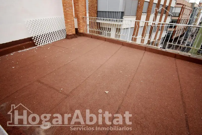 Casa en venta en Burriana centro con garaje y dos terrazas