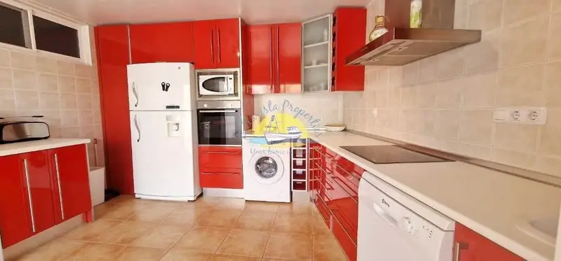 Apartamento en Isla Plana con 4 Dormitorios y Estacionamiento