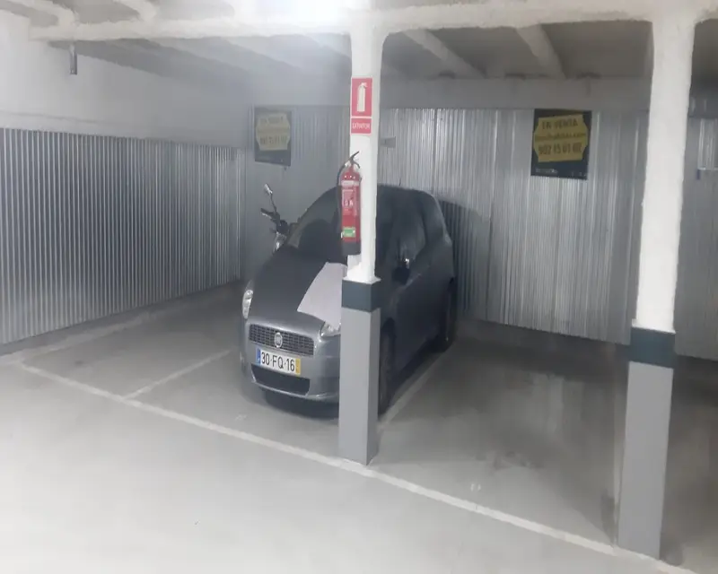 Garaje en Venta en Madrid Calle Palma 28m2