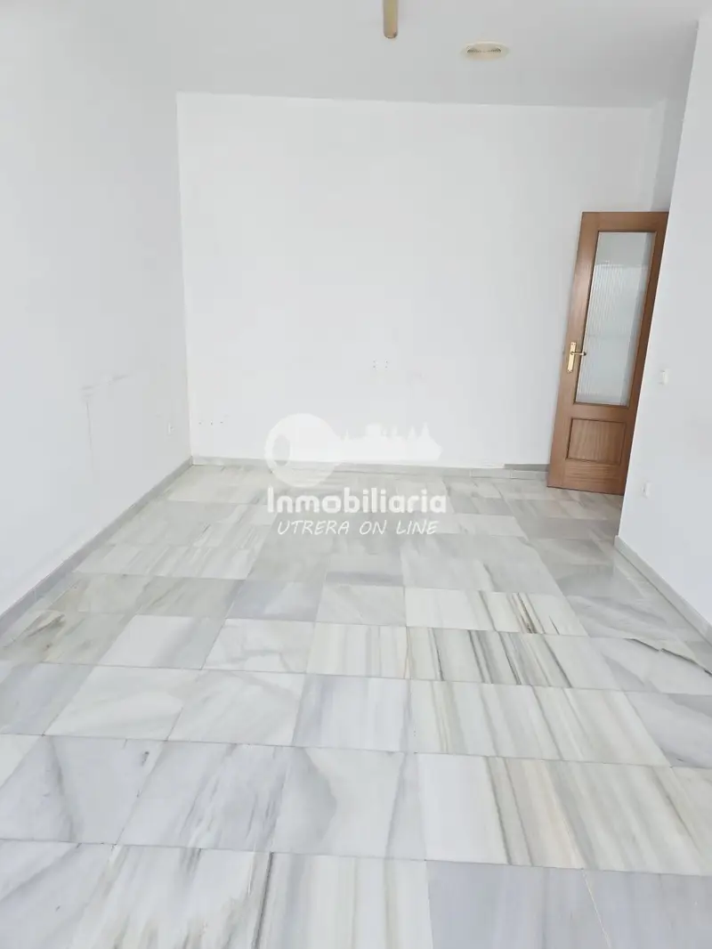 Venta Piso 3 Habitaciones Centro Utrera