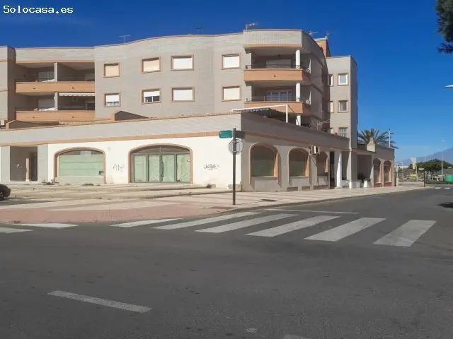 Local Comercial Luminoso 80m2 Roquetas de Mar