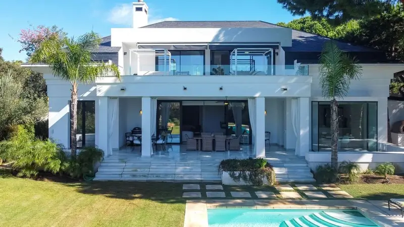 Villa de Lujo en Alquiler en Hacienda Las Chapas Marbella