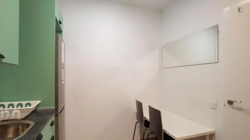 Habitacion Doble con Balc
ón en L'Eixample cerca del Metro