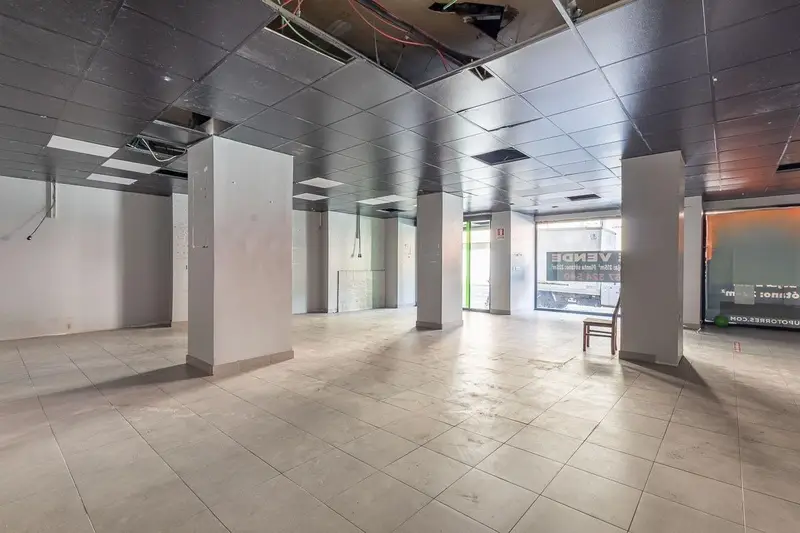 Venta Local Comercial Acera del Darro Granada