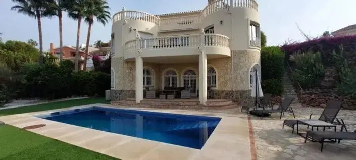 Villa en Venta 4 Dormitorios Riviera del Sol Vistas al Mar