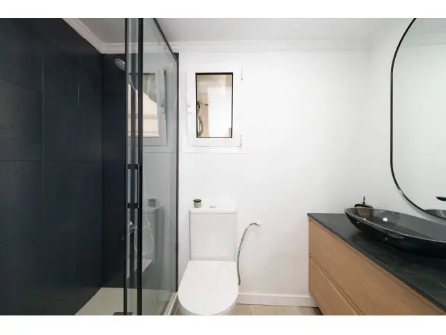 Piso Reformado con Patio en Gamarra Malaga