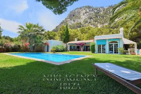 Villa en Ibiza Es Cubells con Vistas al Mar