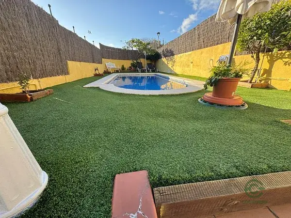 Casa en venta en Calafell 4 dormitorios 3 baños 134m2 garaje Ref 5431