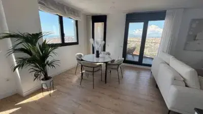 Piso en venta en Málaga con vistas al mar y excelentes zonas comunes