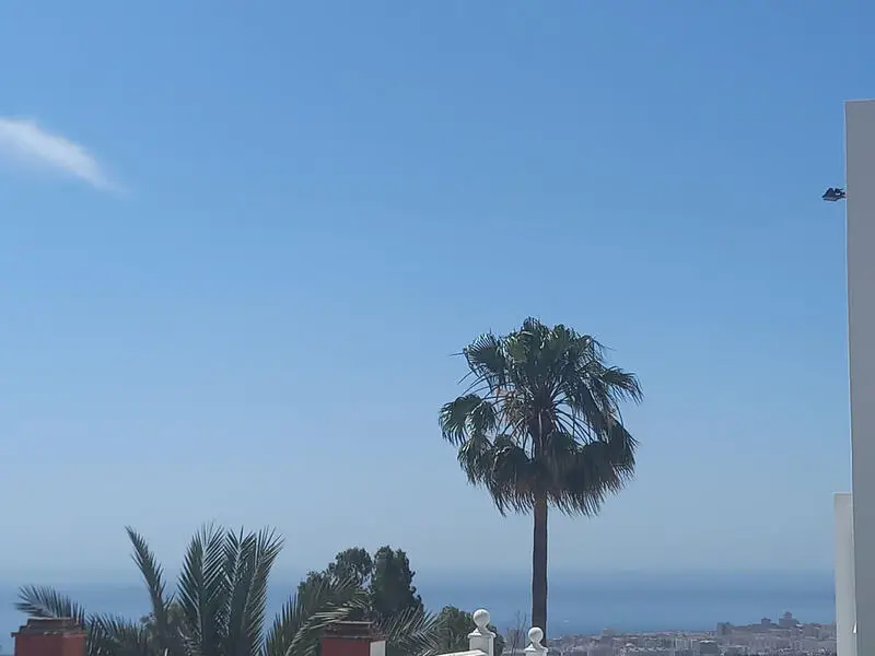 Parcela Edificable en Las Lomas de Mijas con Planos de Villa