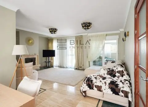 Casa-Villa de 3 Dormitorios en venta Mijas, España