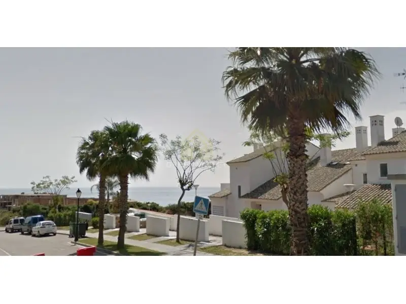 Apartamento en San Roque con Vistas al Mar y Golf
