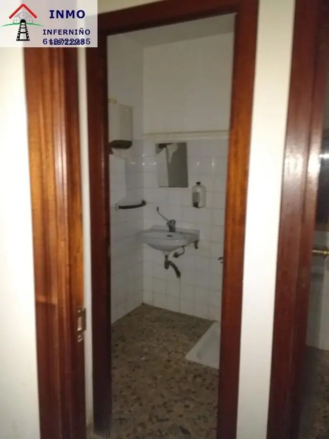 Venta Local Comercial con Chimenea en Gandara Naron