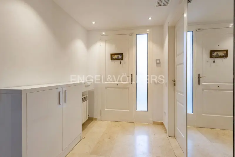 Chalet en Gavà cerca del mar con piscina y garaje