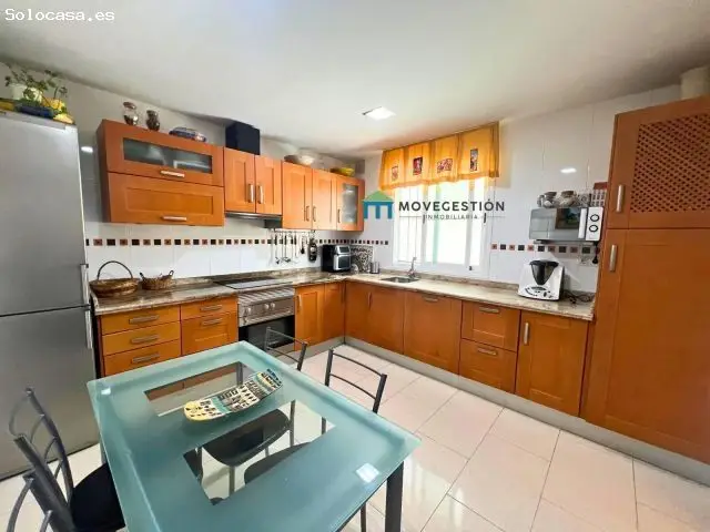 Casa en Venta en Ubrique 219m2 Garaje 3 Dormitorios Azotea