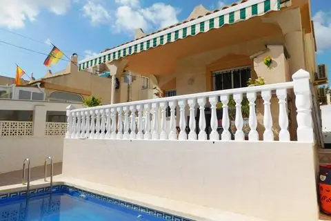 Casa-Villa de 3 Dormitorios en venta Salinas, España