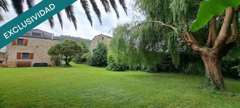 Casa de Piedra en Viveiro con Jardin Magico