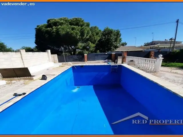 Chalet con Piscina y Torre en El Viso de San Juan