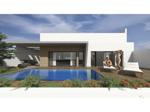 Villa en Torrevieja con Piscina Privada y Vistas a la Laguna