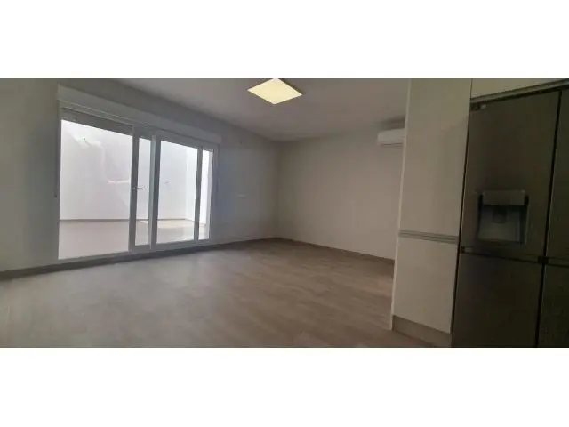 Moderno Piso Reformado con Amplia Terraza Privada Torrevieja