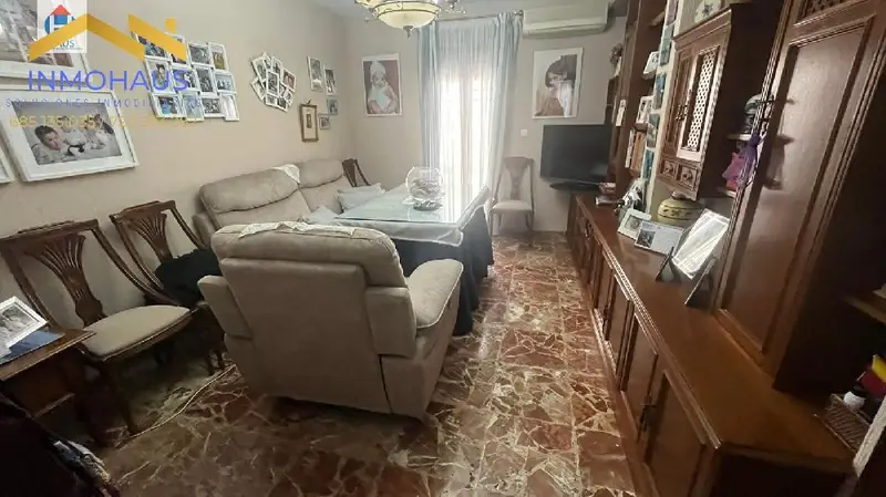 Casa en Venta en Lucena con Terraza y Sótano