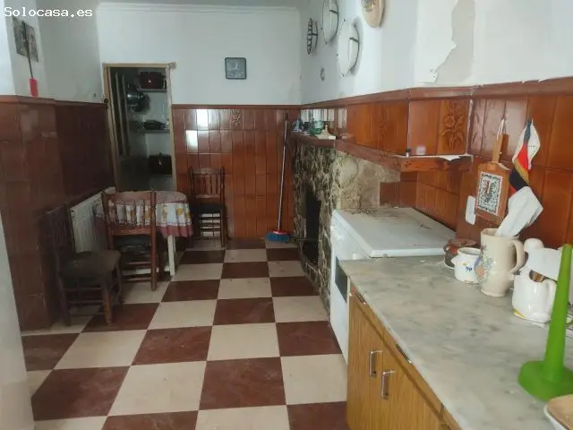 Casa Señorial en Montealegre Centro: 437m2 con Bodega y Patio