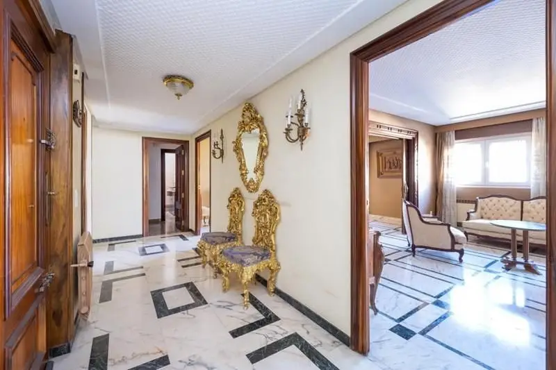 Venta Piso 5 Dormitorios Centro Granada