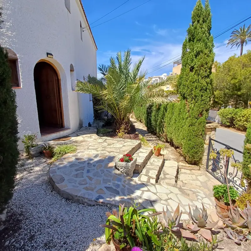 Chalet en Campello con Vistas al Mar y Jardin