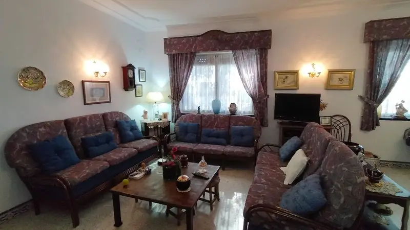 Villa en Sax con Vistas Espectaculares y Gran Parcela