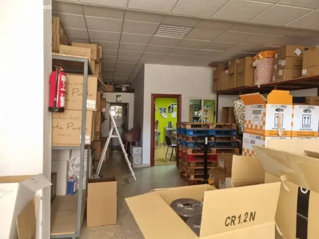 Local Comercial en Venta en C Villuercas 162m2