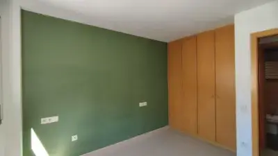 Piso en Alquiler en Rubí con Parking y Trastero