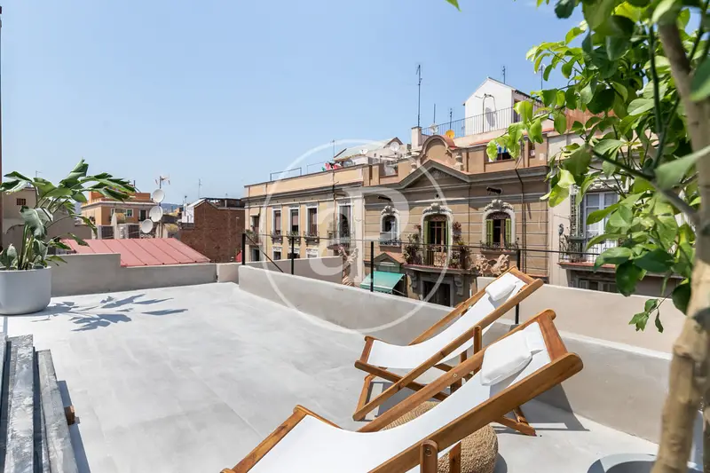 Atico en Poble Sec con Terraza Privada Amueblado
