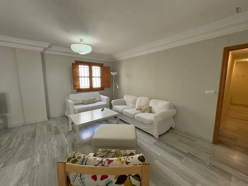 Apartamento 3 Habitaciones Amueblado Patio Semicubierto