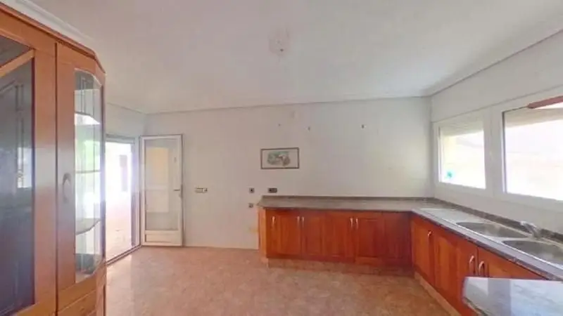 Adosado en San Miguel de Salinas con Chimenea