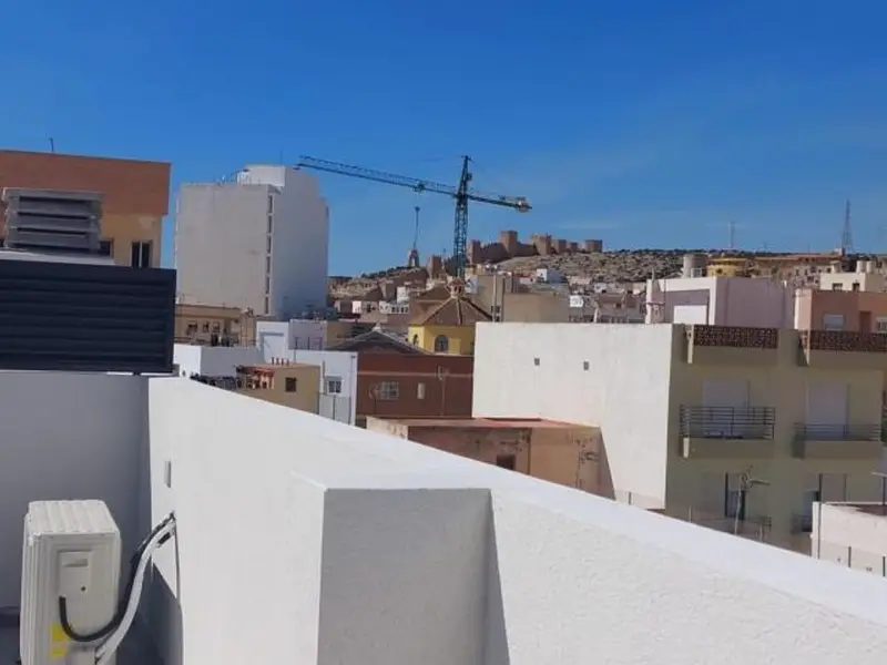 Piso en Venta en Almería Cerca de Puerta Purchena