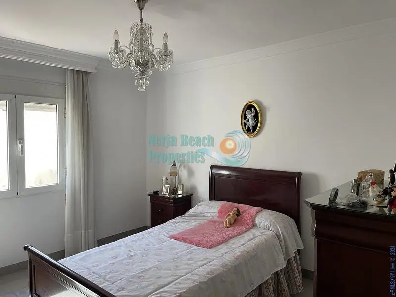 Casa Adosada 4 Dormitorios Nerja Amplia Posibilidad Inversion