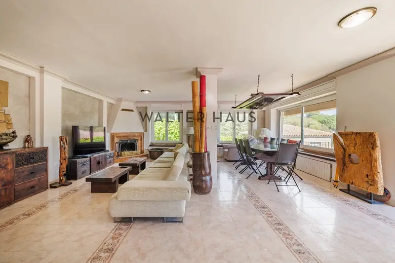 Chalet en venta con piscina y jacuzzi cerca de la playa