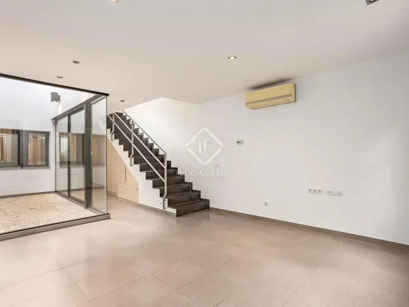 Chalet en venta en Barcelona cerca Sagrada Familia