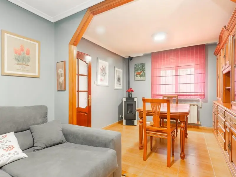 Chalet en venta en Pola de Lena Asturias 5 habitaciones