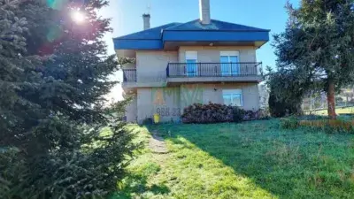 Chalet en venta San Cibrao Das Viñas 350m2 con piscina
