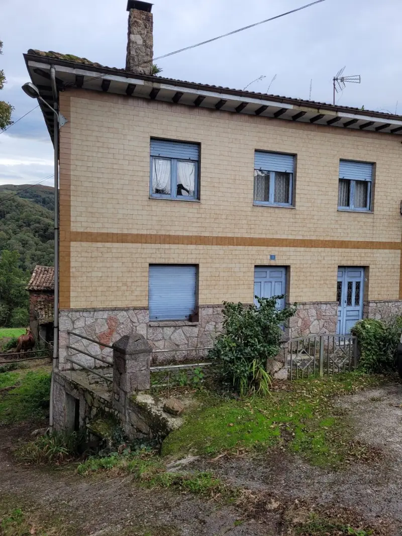 Venta Casa con Terraza en Bimenes Nava
