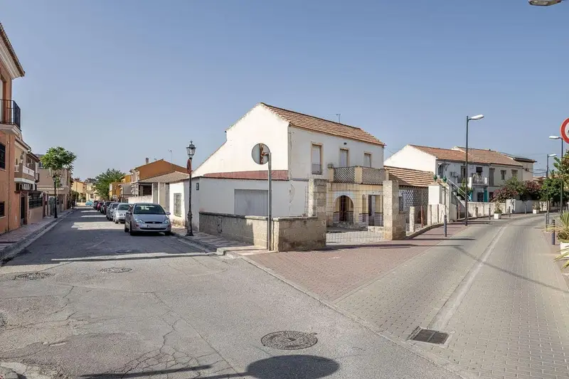 Chalet en venta en Ambroz Granada 400m2 Jardin 1000m2
